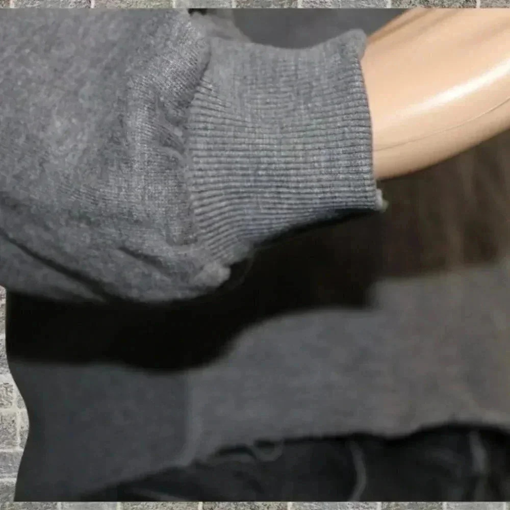Stradivarius Grey Cropped Crewneck Sweater XS - Picture 3 of 7